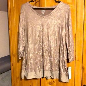 NWT Apt 9 V Neck 3/4 sleeve Gold w/ shimmer top, Sz 0X
